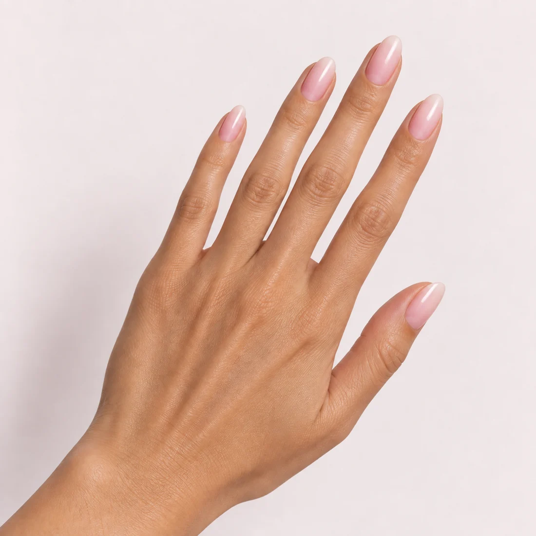 Design-Inspiration: zarte rosa Nägel, KI-generiertes Motiv